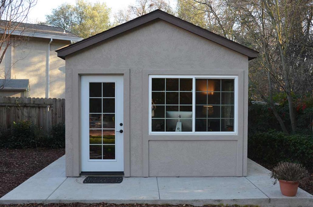 Down to Business With This Backyard Office